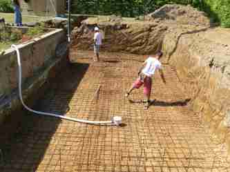 Costruzione piscine fasi di costruzione di una piscina ... Come realizzare una piscina